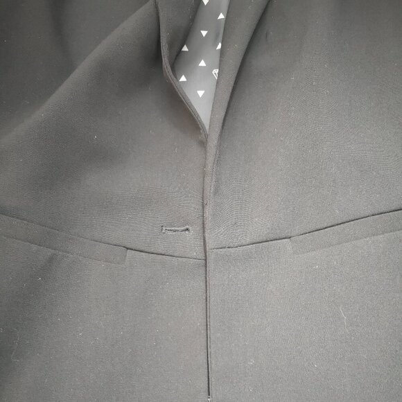 Reitmans Ladies Size 11 Lined Black Blazer with Shoulder Pads - Picture 8 of 11